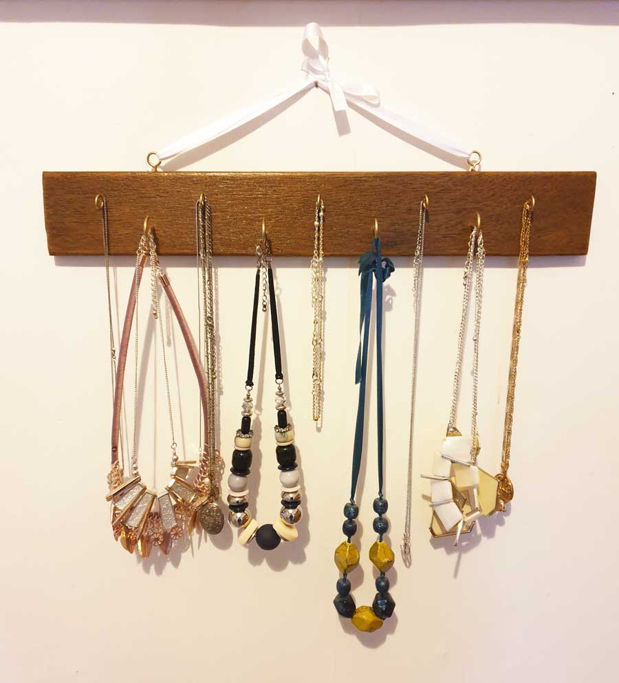 HOUSE OF QUIRK Metal and Wood Love Jewelry Display Stand Hanger Organizer  for Necklace, Bracelet, Earrings, Ring Jewellery Organizer Price in India -  Buy HOUSE OF QUIRK Metal and Wood Love Jewelry