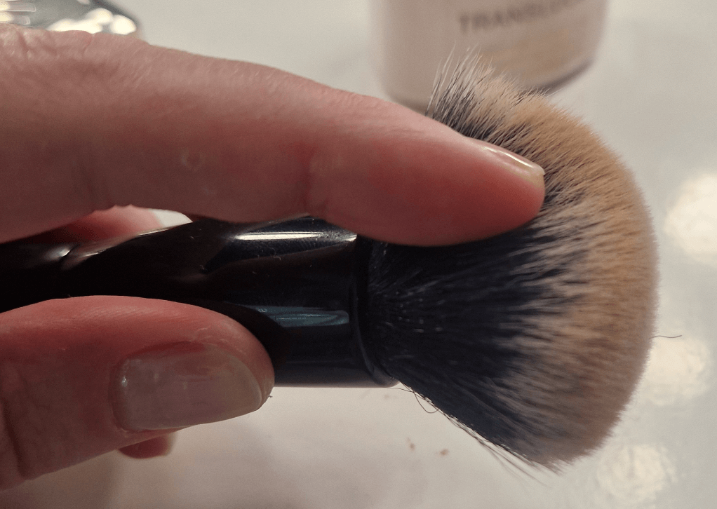 Il Makiage 100 foundation blending brush